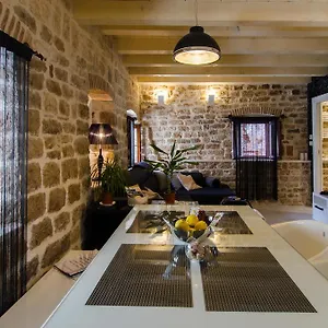 Appartement Apartment Capo Family & Capo Studio -Old Town-Parking, Trogir