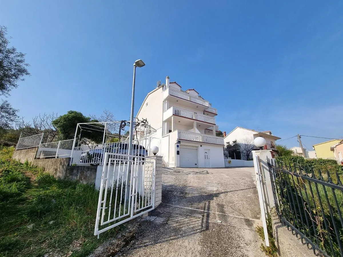 Villa Nena In Central Dalmatia Trogir